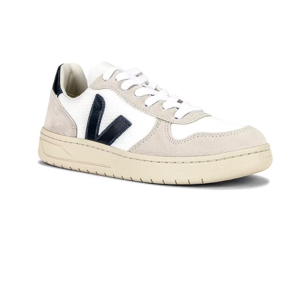 Veja Shoes - Veja V-10 Sneaker in White & Nautico, Size: EU 38